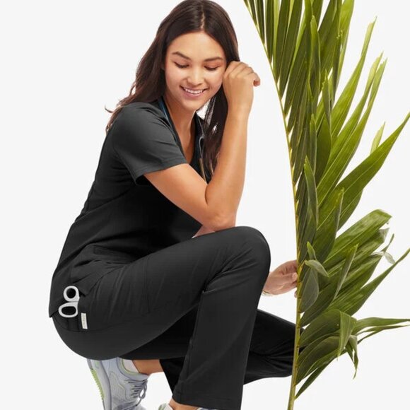 Butter-Soft Women's 6-Pocket Yoga Scrub Pants **Slightly IRREGULAR** - Picture 8 of 8